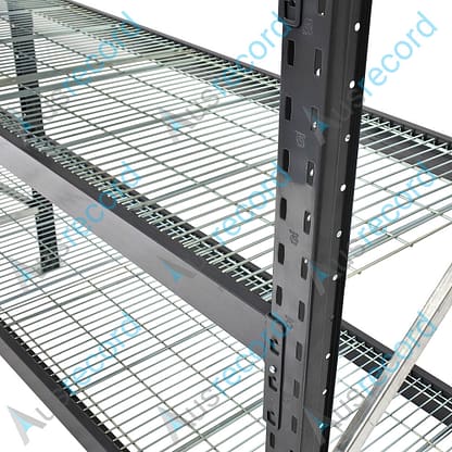 Mesh decks for longspan warehouse shelving